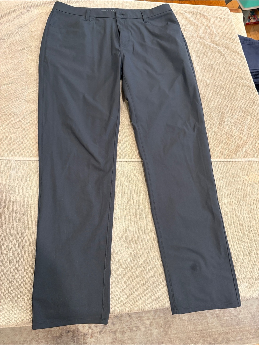 Vuori Men's Gray Pants